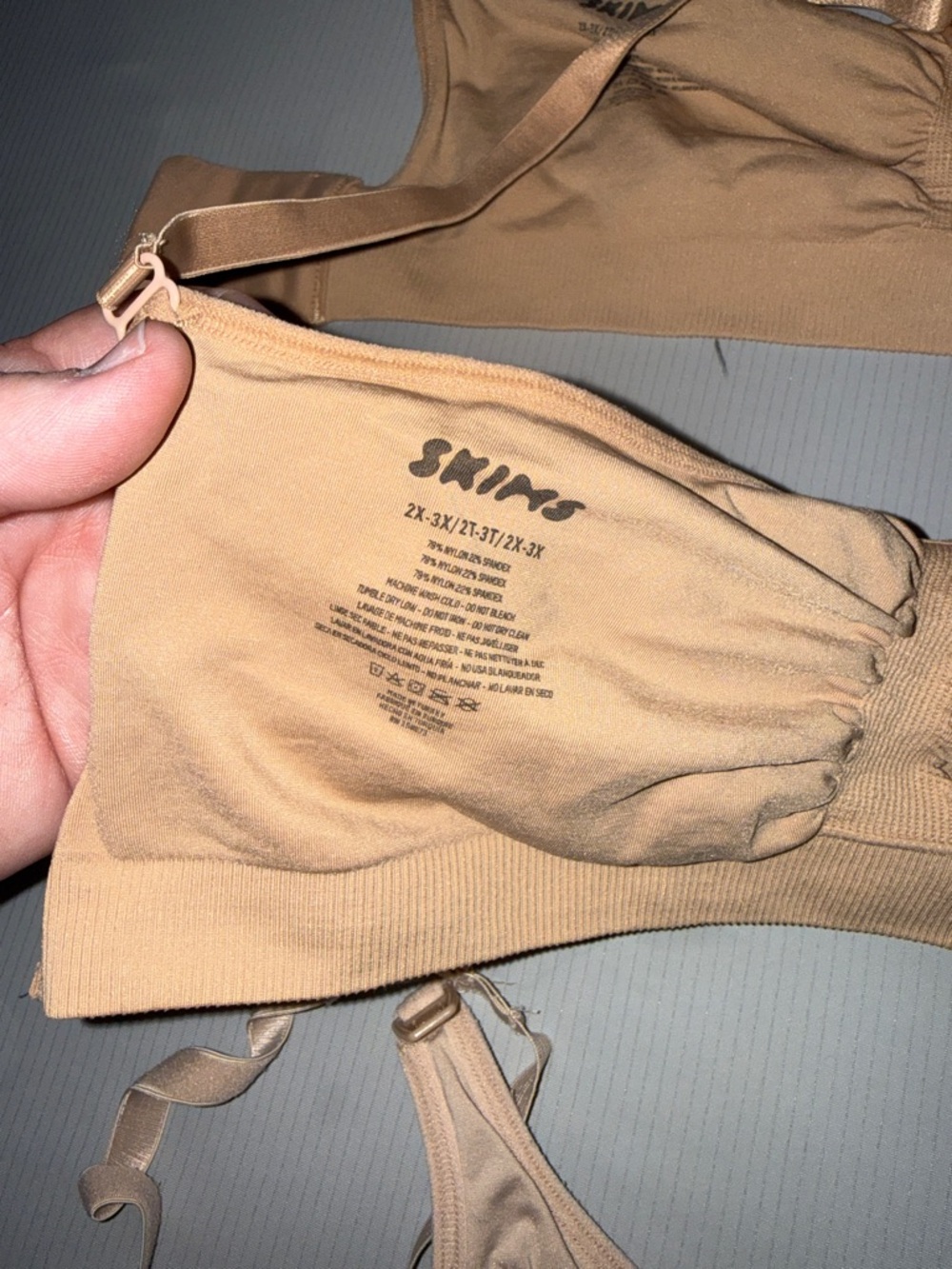 SKIMS Tan Seamless Nursing/Maternity Bras 2x-3x - Picture 4 of 6